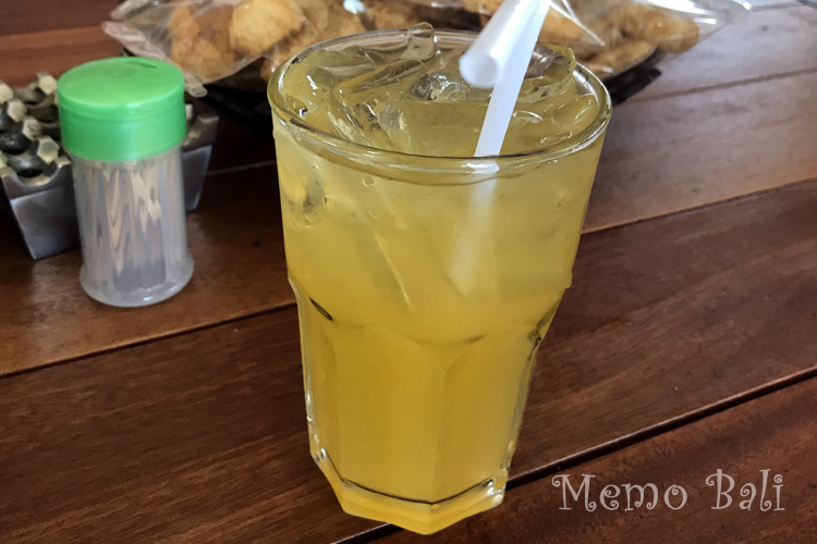 Es Jeruk(エスジュルッ):バリ島のみかんジュース。基本は甘め。